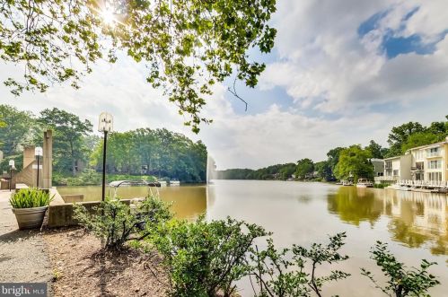 1537 Chatham Colony Ct, Herndon VA 20190-4203 exterior