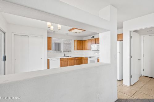 8238 Placita Del Parque, Tucson AZ  85747-5244 exterior