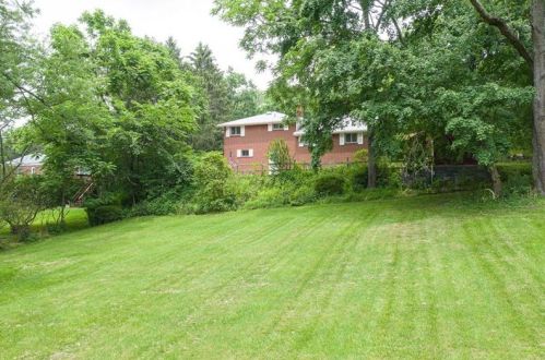 612 Orchard Hill Dr, Pittsburgh, PA 15238-2518