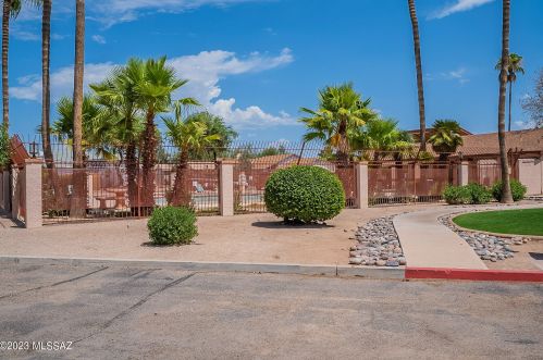 4712 Courtney Dr, Tucson AZ 85705-4822 exterior