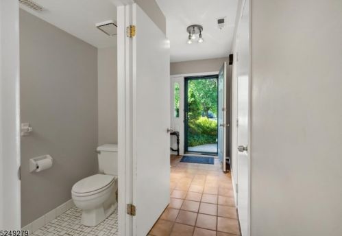 26 Concord Rd, West Milford Lakes NJ 07480-1281 exterior