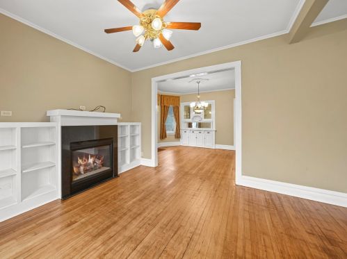 2226 Kedvale Ave, Chicago IL 60629-5708 exterior