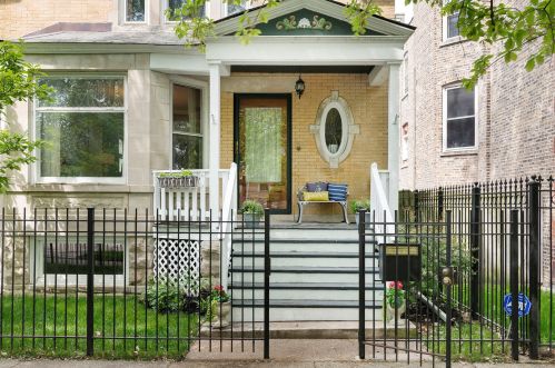 2818 Albany Ave, Chicago, IL 60618-7605