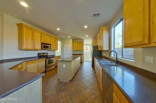 2602 Cavalry Dr, Phoenix AZ 85086-6616 exterior