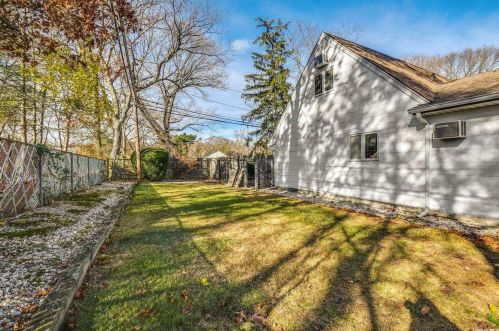 57 Arcadia Dr, Huntington Station NY 11746-6935 exterior