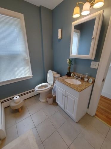 87 Lakevilla Ave, Springfield MA  01109-1405 exterior