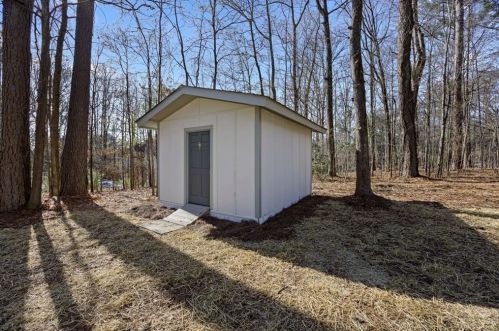 484 Dot Dr, Atlanta GA 30349-2703 exterior