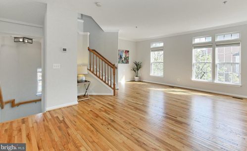 4999 Murtha St, Alexandria VA 22304-8612 exterior