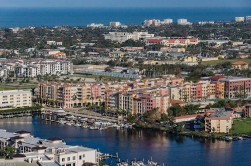 410 Bayfront Pl, Naples FL 34102-6464 exterior