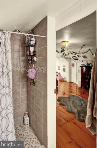 886 Vaughn Rd, Pottstown PA exterior