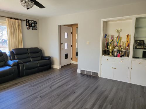 1434 97, Milwaukee WI 53214-4132 exterior