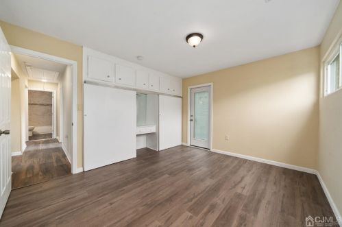 68 Winthrop Rd, Edison NJ 08817-3834 exterior