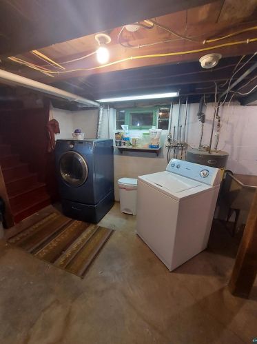 1809 Middle Rd, Duluth MN 55811-1664 exterior