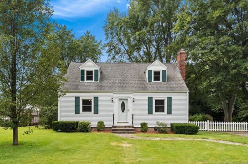 528 Woodbridge St, Manchester, CT 06042-3644