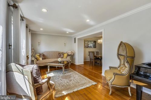 10 Grovepoint Ct, Rockville MD 20854-5505 exterior