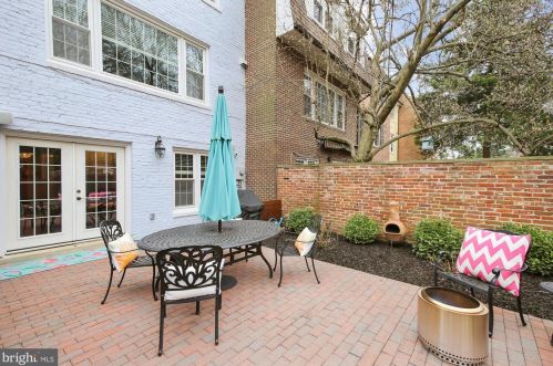 6316 Barrister Pl, Alexandria VA 22307-1214 exterior