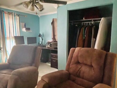 924 Stockbridge Ave, Kalamazoo MI 49001-3810 exterior