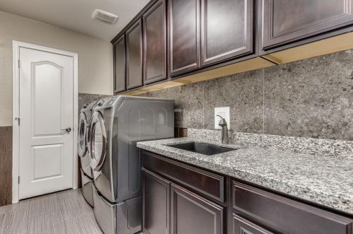 7084 Ivanhoe St, Chandler AZ 85226-0804 exterior