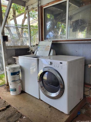 2401 Kula Kolea Dr, Honolulu HI 96819-2825 exterior