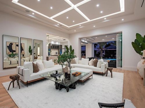 722 16 Ave, Naples FL 34117-2239 exterior