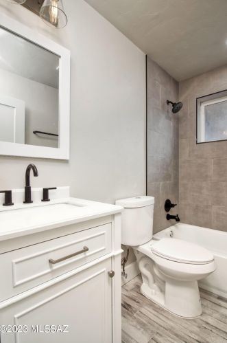 892 Glenn St, Tucson AZ  85705-4120 exterior