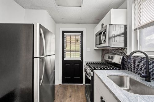 2316 State Ave, Moon Twp, PA 15108-2236