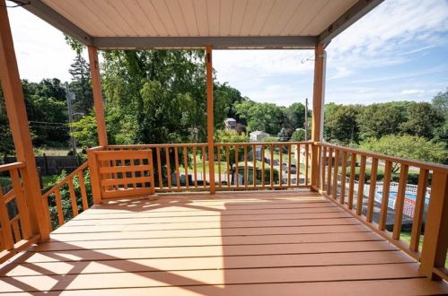 1907 Berdella St, Pittsburgh, PA 15220-4915