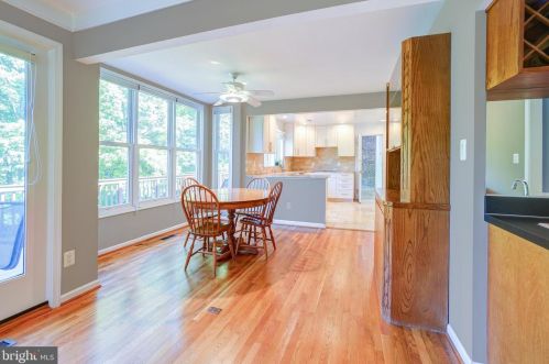 9400 Fox Hollow Dr, Rockville MD 20854-2083 exterior