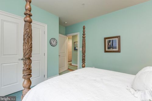 12561 Ansin Cir Dr, Rockville MD 20854-6912 exterior