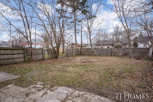 967 Emerson Ave, Meskegon MI  49442-5131 exterior