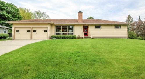 233 Spaulding St, Watertown WI 53098-1924 exterior