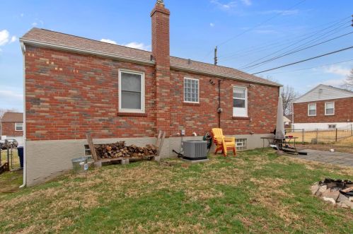 2115 Kaske Dr, Saint Louis MO 63125-2763 exterior