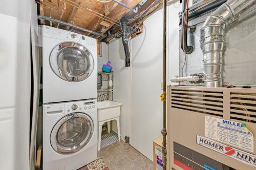 147 Cranbrooke Dr, Moon Twp PA  15108-9118 exterior