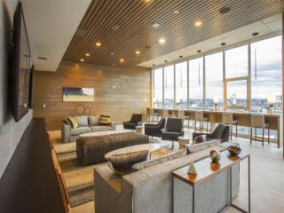 1161 Overton St, Portland OR  97209-2797 exterior