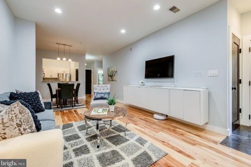 4656 Lambert Dr, Alexandria VA 22311-4942 exterior