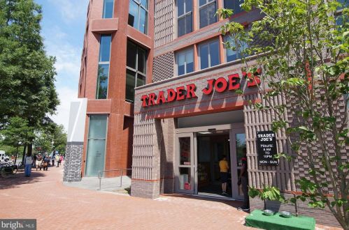 121 6 St, Washington DC 20002-2215 exterior