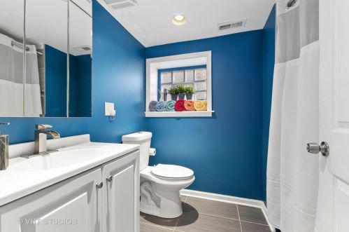 227 Leamington Ave, Chicago IL 60651-2964 exterior