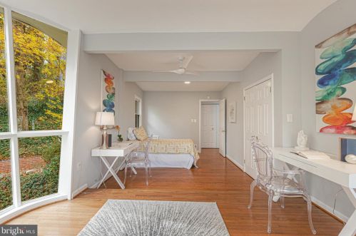 5837 Biscayne Dr, Alexandria VA  22303-1925 exterior