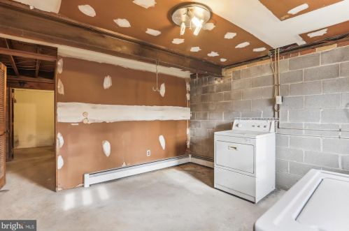 211 Ednor Rd, Silver Spring MD 20905-5134 exterior