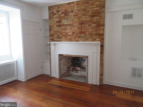 947 2nd St, Philadelphia PA 19122-1946 exterior