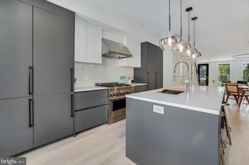 835 Longfellow St, Washington DC  20011-8205 exterior