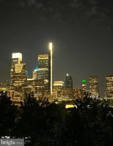 2001 Hamilton St, Philadelphia PA  19130-4298 exterior