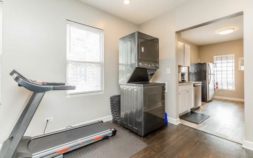 938 Noble St, Chicago IL  60642-5303 exterior