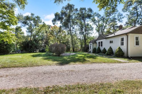 38318 De Woody Rd, Waukegan IL 60087-1507 exterior