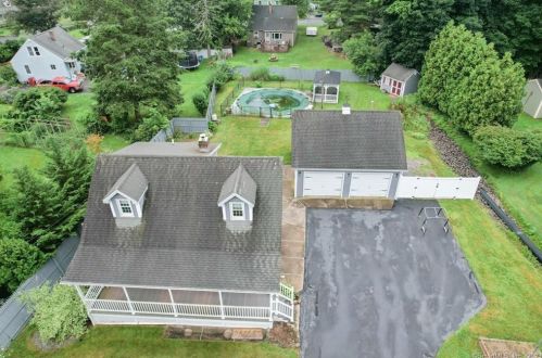 310 Main St, Meriden CT 06450-6047 exterior