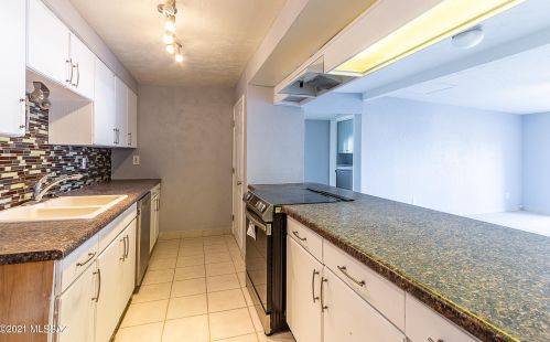 8545 Calle Bolivar, Tucson AZ 85715-5604 exterior