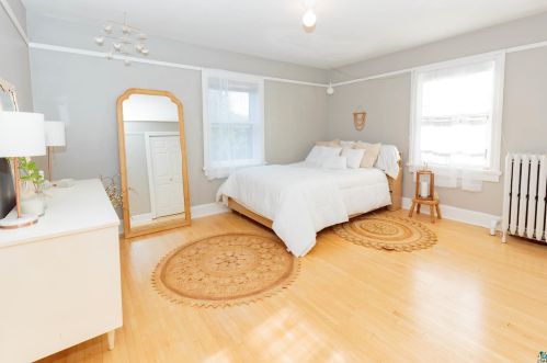 2033 Woodland Ave, Duluth MN 55803-2467 exterior