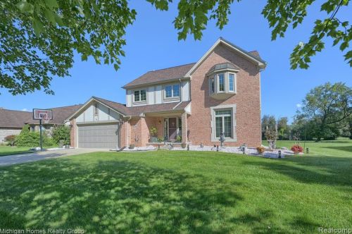 8410 Golf Lane Dr, Commerce Township MI  48382-3491 exterior