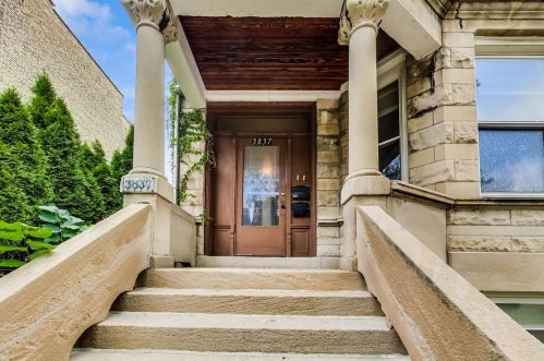 3837 Lakewood Ave, Chicago, IL 60613-2807