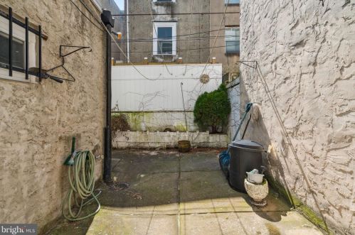 712 Carpenter St, Philadelphia PA 19146-3907 exterior